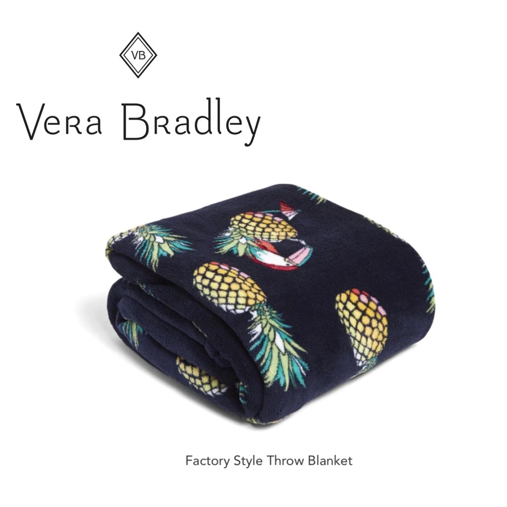 VERA BRADLEY - Factory Style Throw Blanket in Fleece